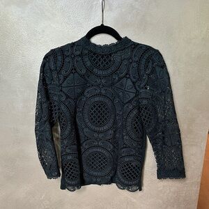 Elegant James Coviello Lace Medallion Women's Blouse sz small